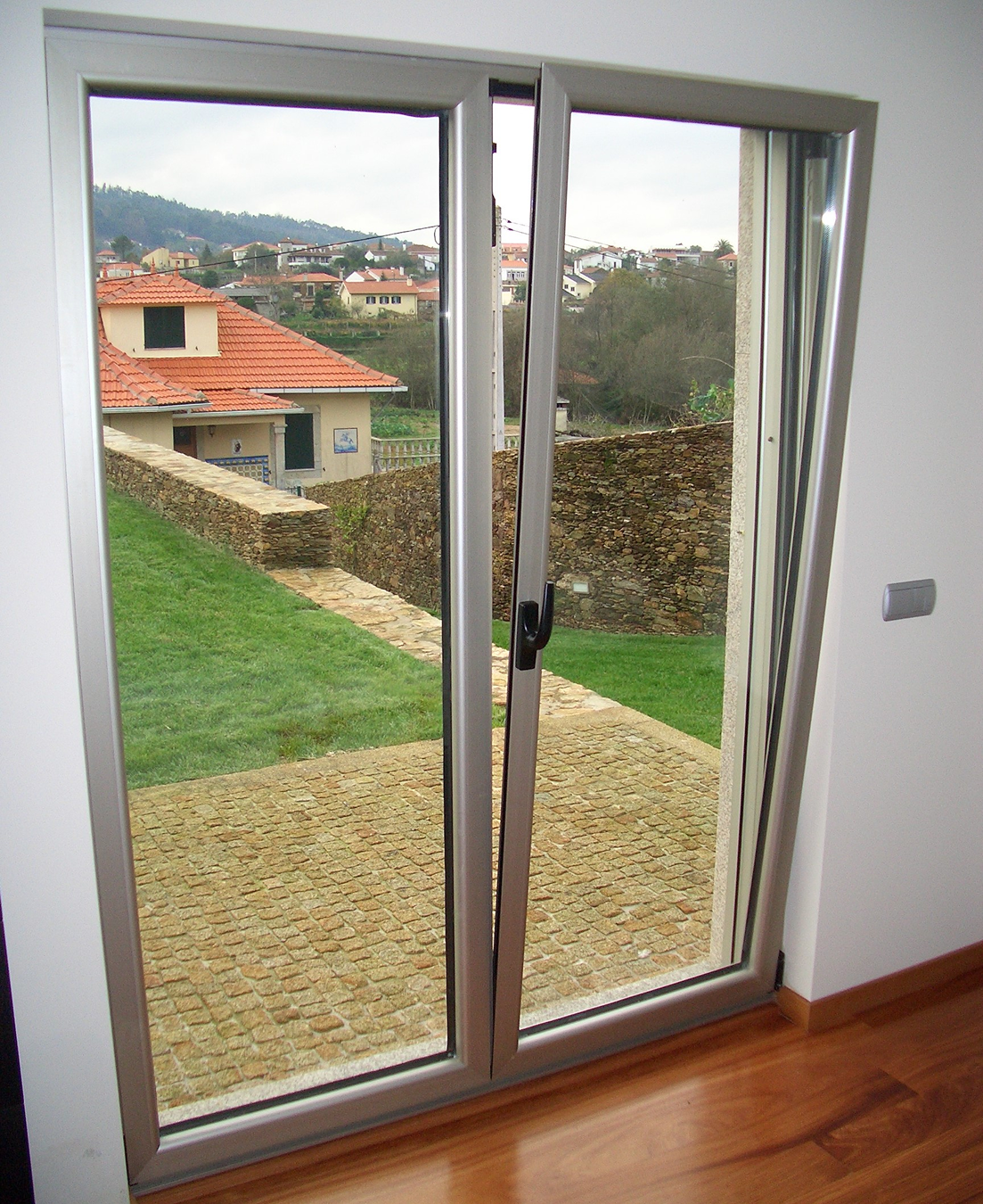 Janelas Oscilo-batentes